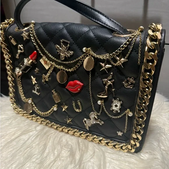 Chic Black Quilted Bag with Gold Accents - Picture 7 of 10